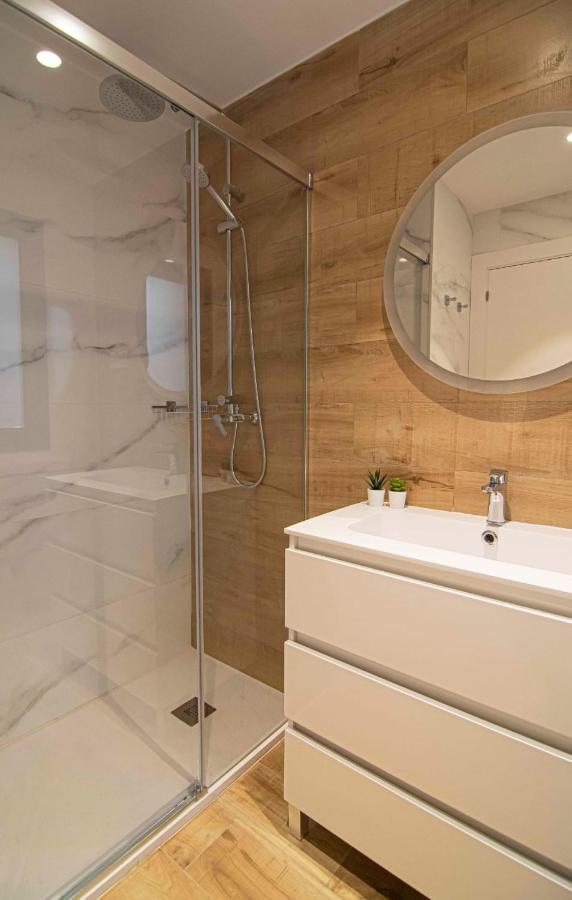 Apartamentos Leonor Малага Экстерьер фото