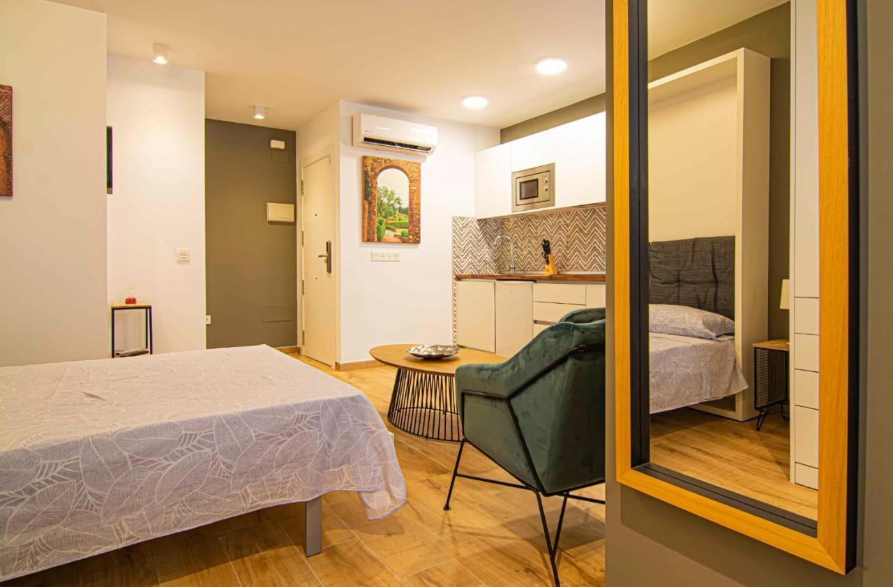 Apartamentos Leonor Малага Экстерьер фото